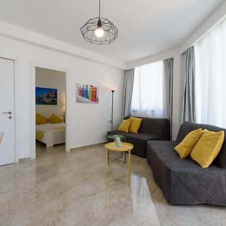 Studio & Apartments On The Beach By Aspentlv Tel-Aviv Extérieur photo