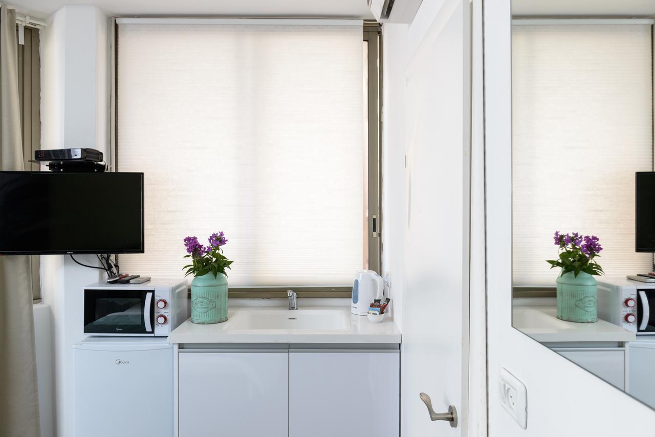 Studio & Apartments On The Beach By Aspentlv Tel-Aviv Extérieur photo