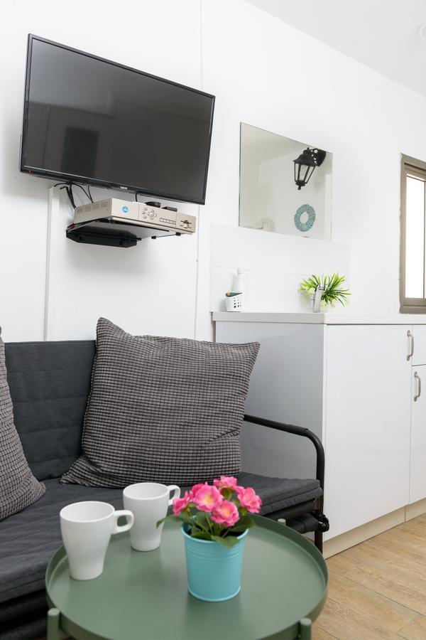 Studio & Apartments On The Beach By Aspentlv Tel-Aviv Extérieur photo