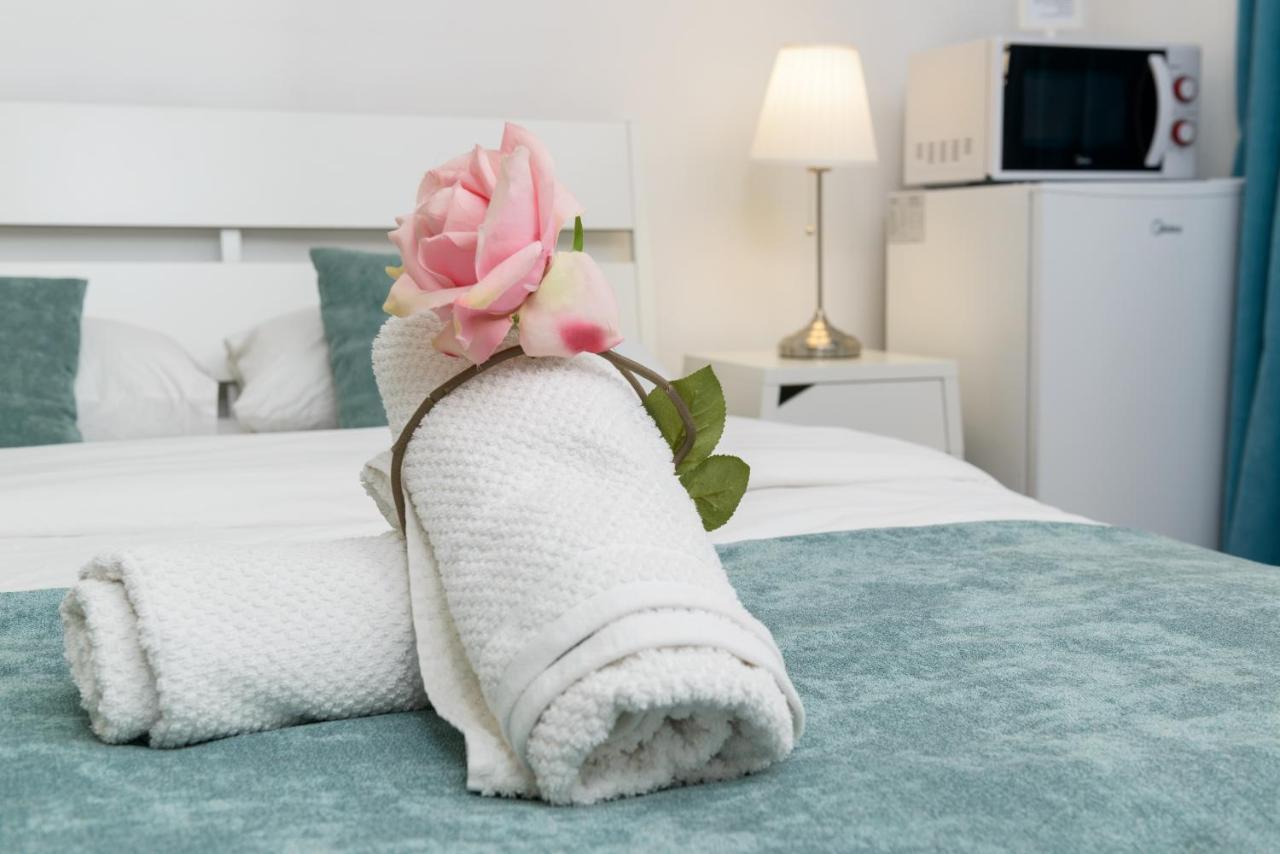 Studio & Apartments On The Beach By Aspentlv Tel-Aviv Extérieur photo