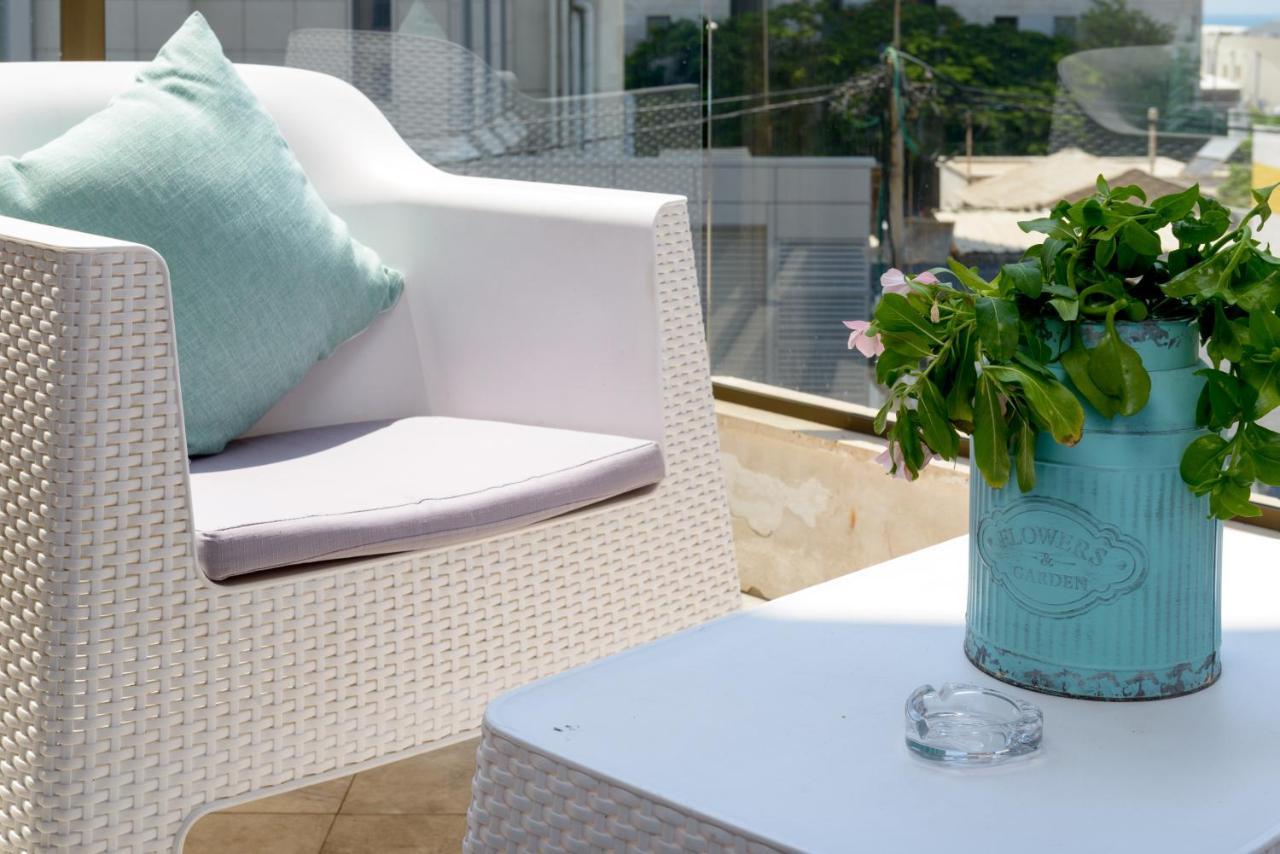 Studio & Apartments On The Beach By Aspentlv Tel-Aviv Extérieur photo