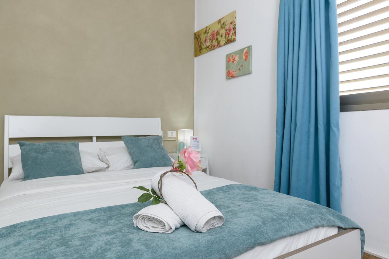 Studio & Apartments On The Beach By Aspentlv Tel-Aviv Extérieur photo