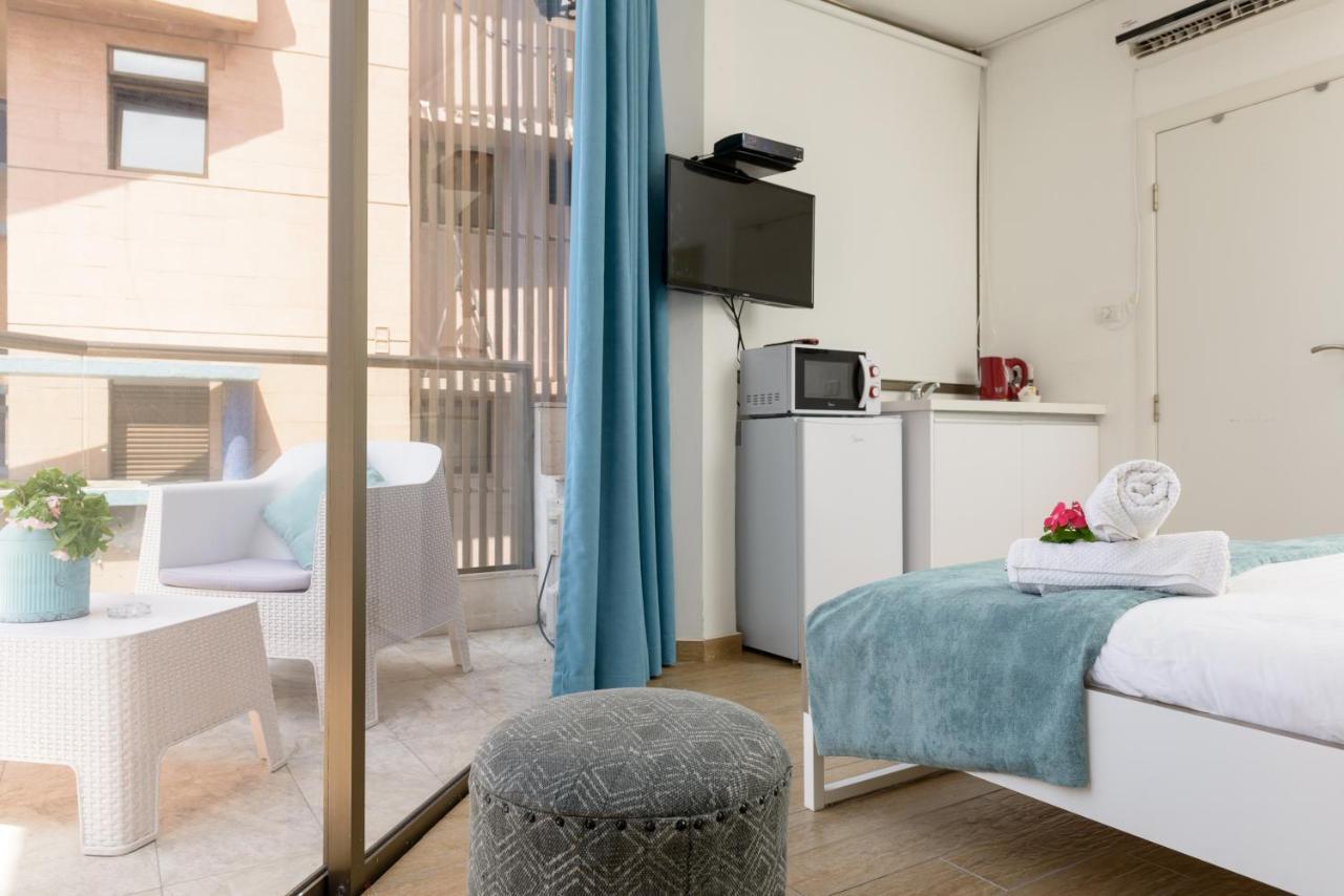 Studio & Apartments On The Beach By Aspentlv Tel-Aviv Extérieur photo