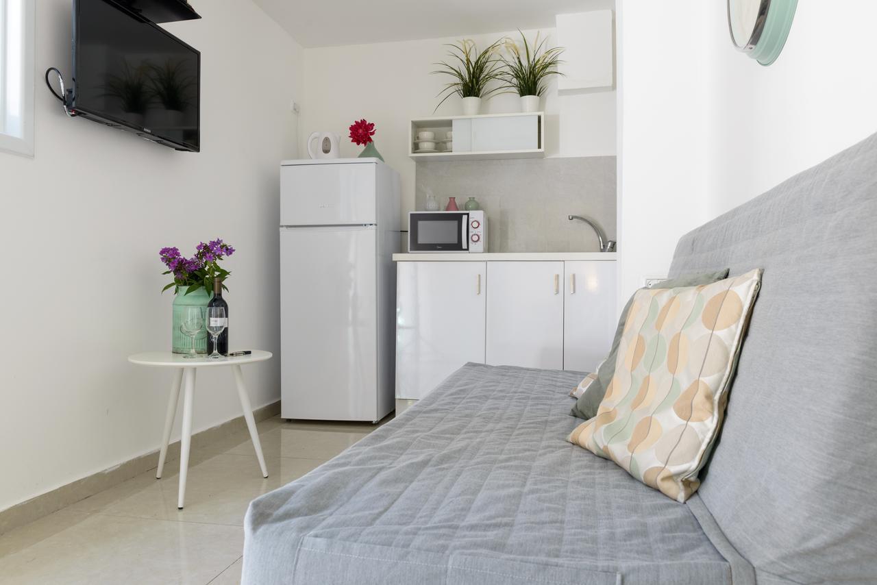 Studio & Apartments On The Beach By Aspentlv Tel-Aviv Extérieur photo