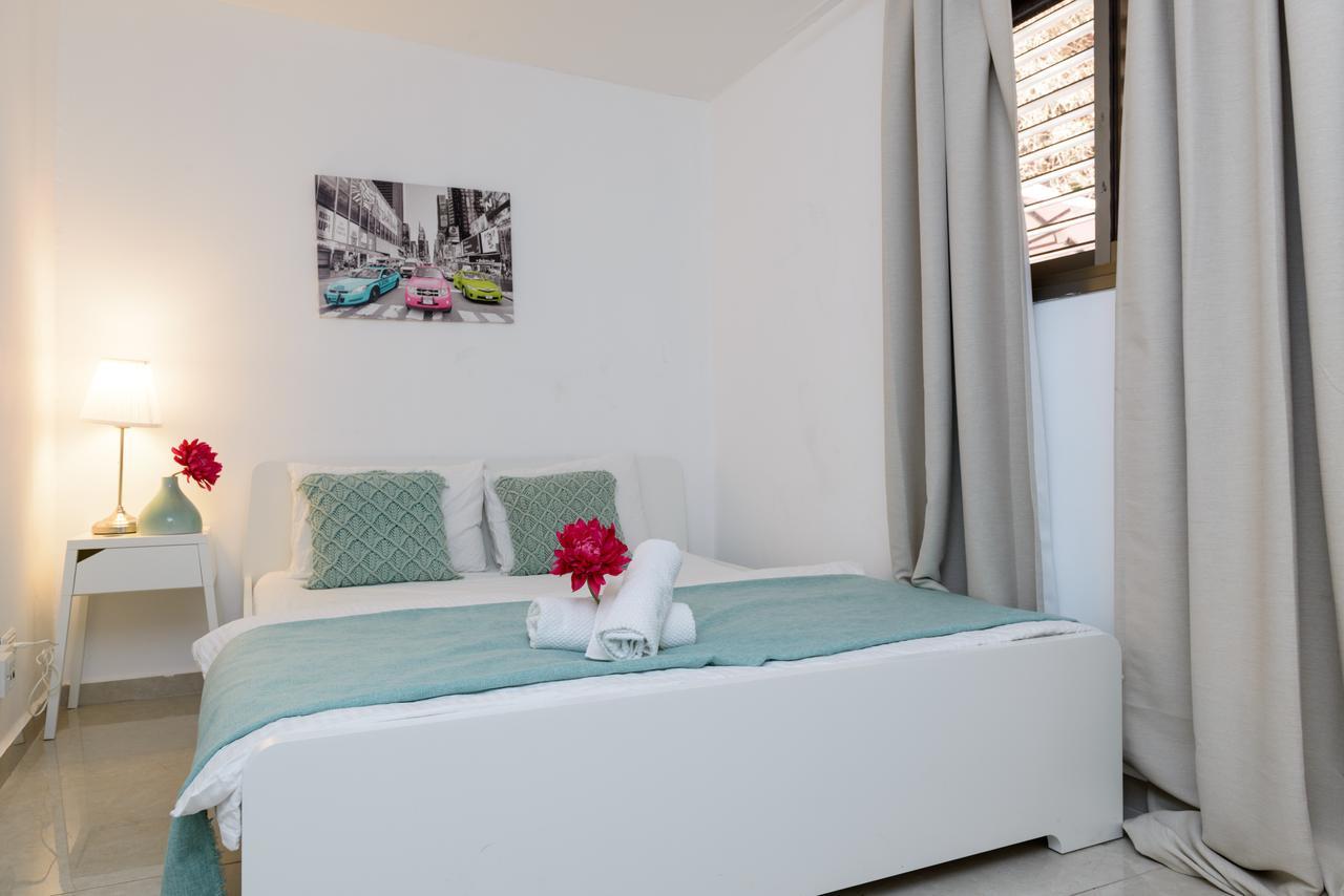 Studio & Apartments On The Beach By Aspentlv Tel-Aviv Extérieur photo