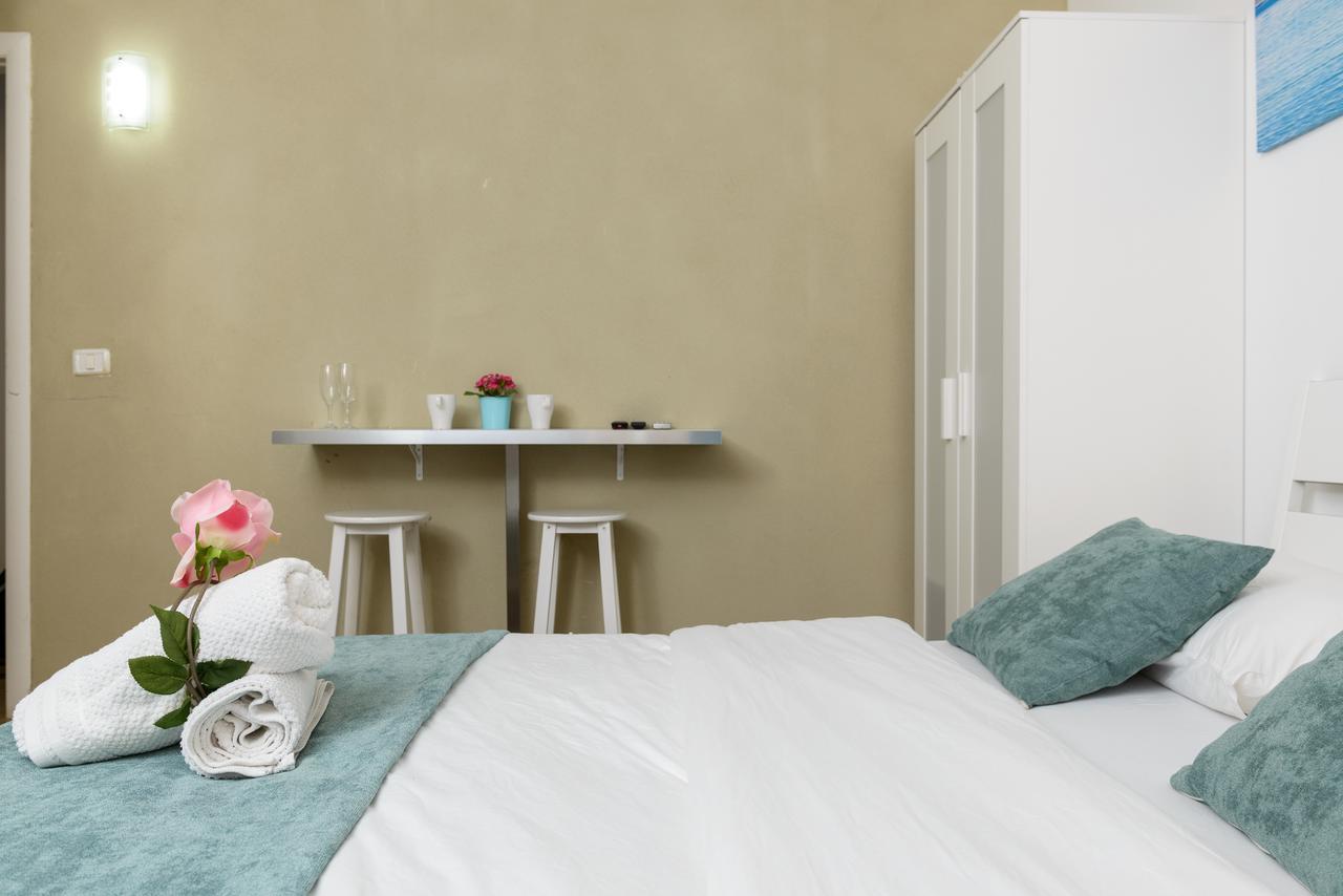 Studio & Apartments On The Beach By Aspentlv Tel-Aviv Extérieur photo
