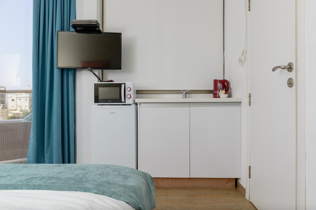 Studio & Apartments On The Beach By Aspentlv Tel-Aviv Extérieur photo