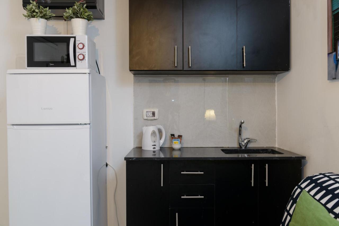 Studio & Apartments On The Beach By Aspentlv Tel-Aviv Extérieur photo