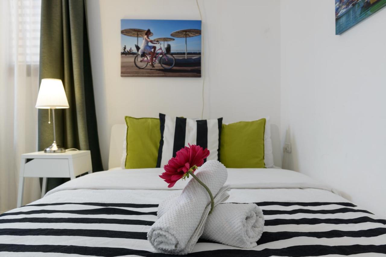 Studio & Apartments On The Beach By Aspentlv Tel-Aviv Extérieur photo